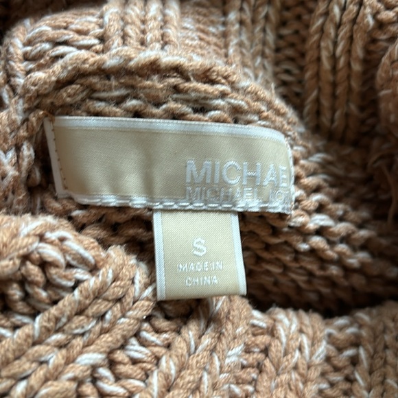 Michael Kors rose pink poncho sweater - Picture 4 of 4